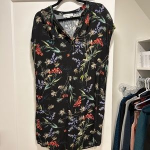 Amour Vert black shift dress